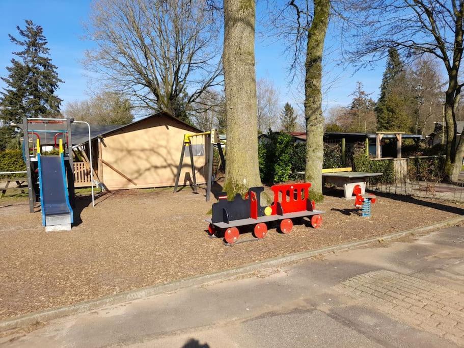 Gezellig Ingerichte Blokhut Op Een Rustig Park! Putten Zewnętrze zdjęcie